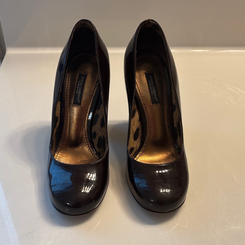 Dolce & Gabbana Shiny Black Heels with Leopard Interior